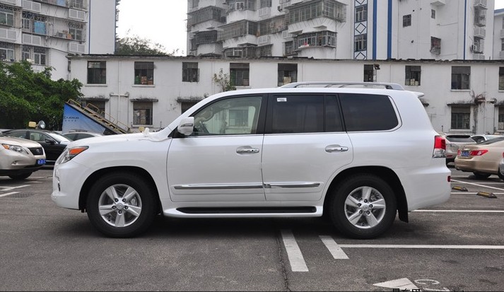 LX570.02.jpg