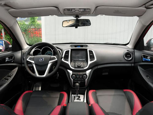 内饰.jpg 内饰.jpg