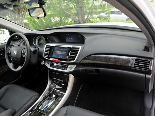 第九代雅阁内饰.jpg 第九代雅阁内饰.jpg