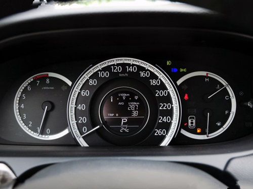 第九代雅阁仪表盘.jpg 第九代雅阁仪表盘.jpg