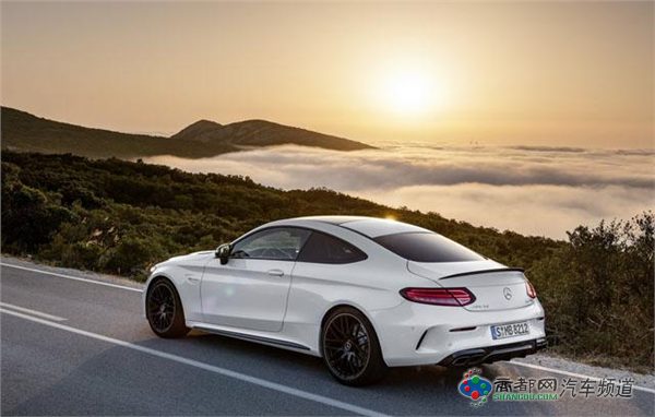 奔驰新AMG C63 Coupe官图 最高输出510Ps