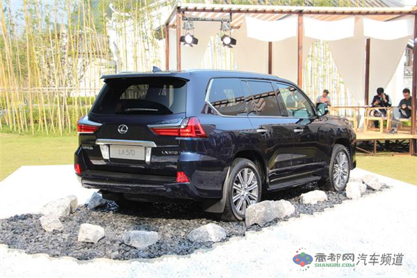 雷克萨斯新款LX 570上市 售价万元