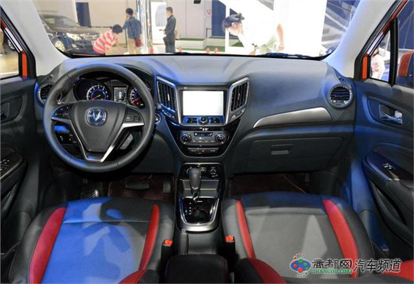 长安全新小型SUV CS15发布 或明年2月上市