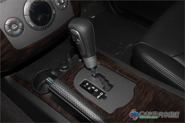 荣威W5 2014款 1.8T AT四驱豪域特装版