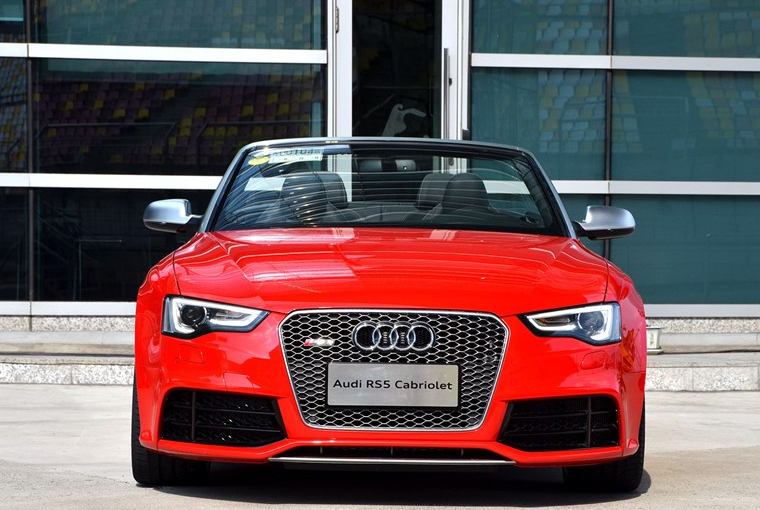 RS52013款 4.2L 双离合 quattro Cabriolet