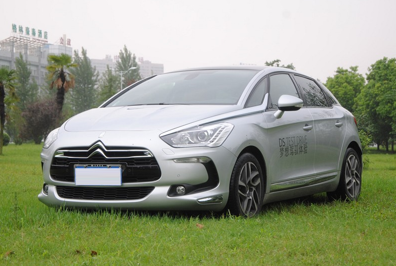 DS 5(进口)2012款 1.6T 手自一体 尊享版