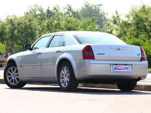 300C 车身外观2