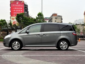 纳智捷大7 MPV